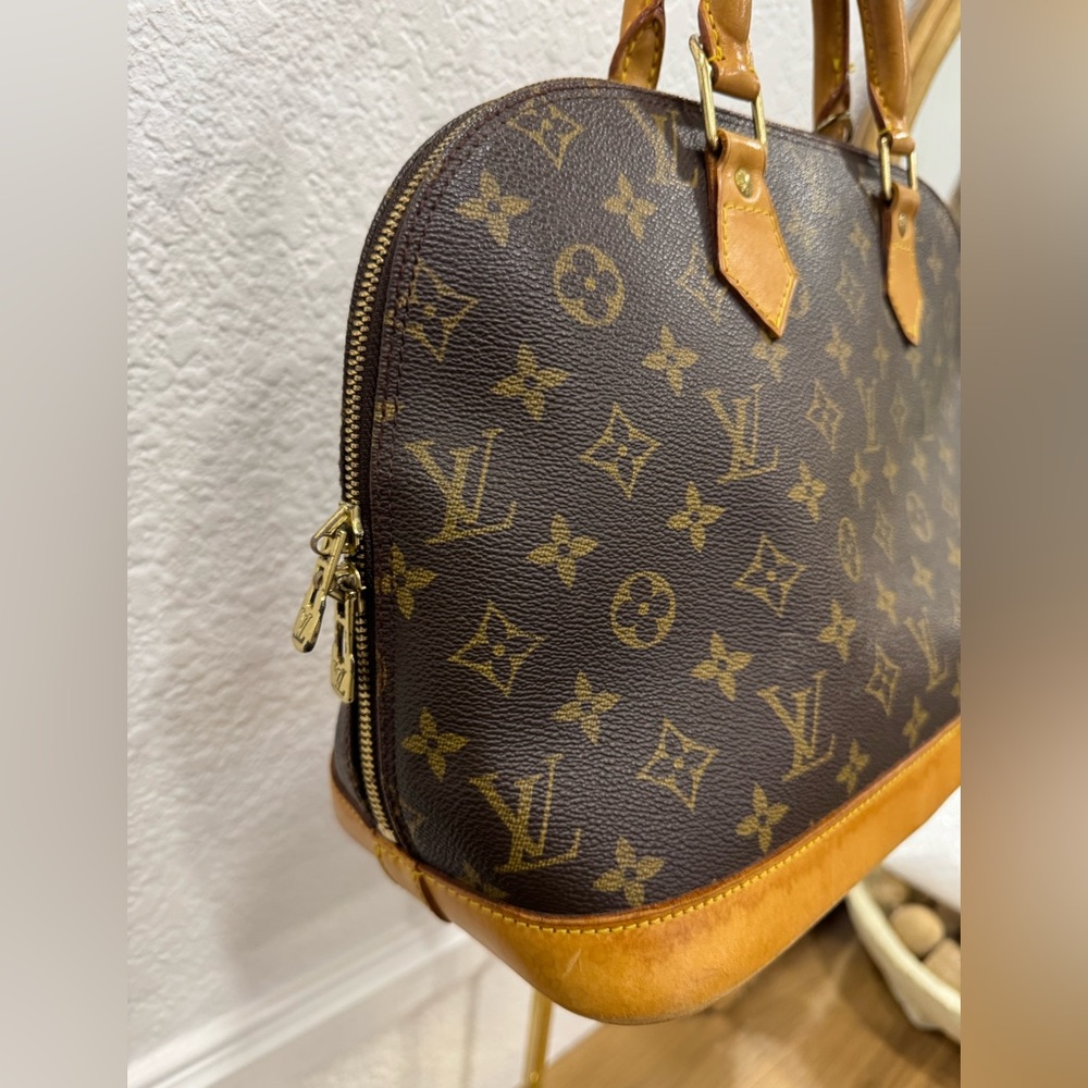 Louis Vuitton Alma PM Monogram Handbag - Picture 5 of 14